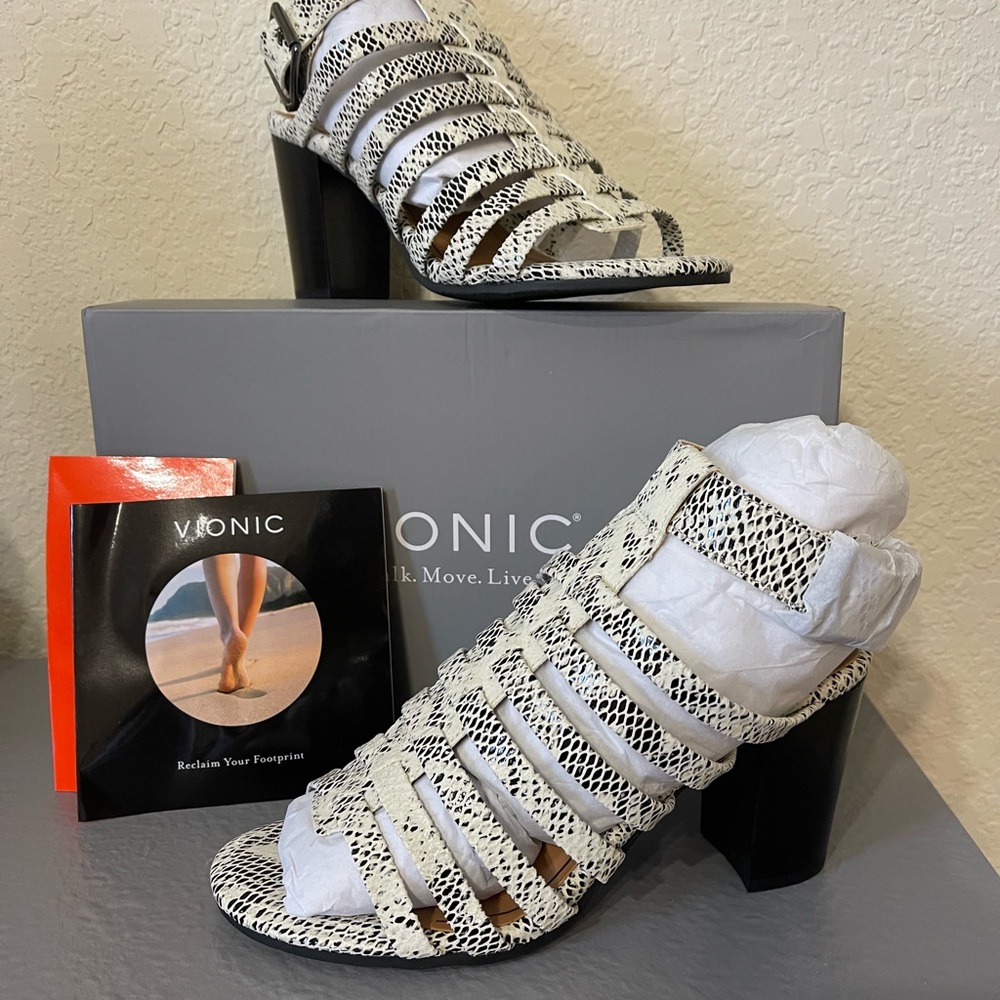 New In Box-Vionic Snakeskin Print Heels🐍 - Picture 2 of 4